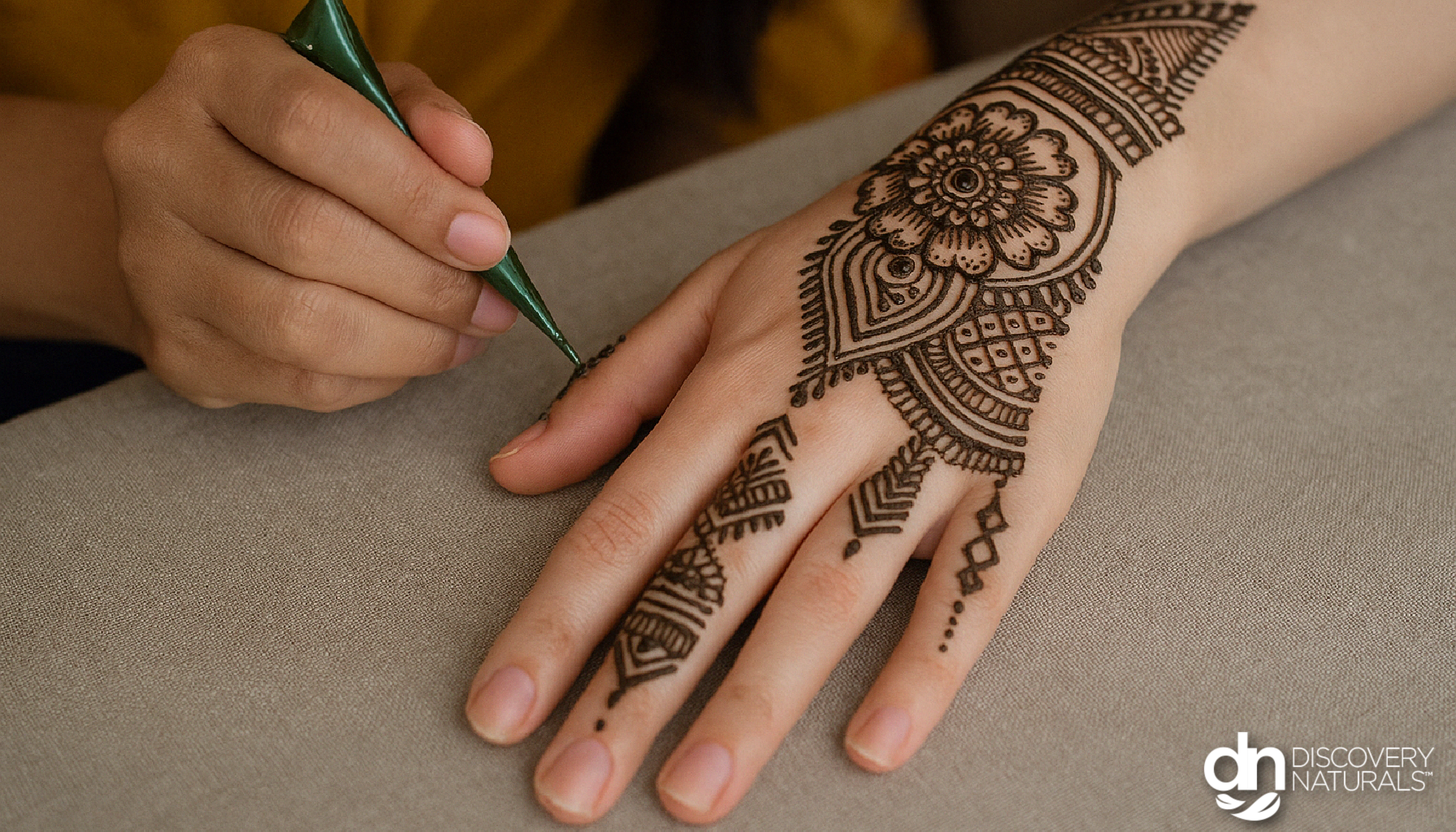 Henna Tattoos: The Complete Guide to This Beautiful, Natural Body Art